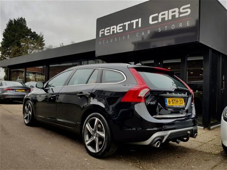 Volvo V60 - 2.4 D6 AWD R-DESIGN PLUG-IN HYBRID AUT6 SCHUIFDAK LEDER NAVI XENON LMV PDC TREKHAAK - 1