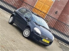 Fiat Punto Evo - 1.2 Active / 5 Drs. / Airco / NAP / Nieuwe Apk