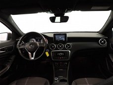 Mercedes-Benz A-klasse - 180 Aut7 AMG-line (leer, navi, xenon)