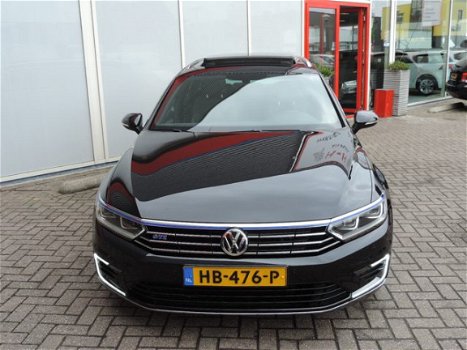 Volkswagen Passat Variant - 1.4 TSI GTE Highline (leer, panodak, 7%bijtelling) - 1