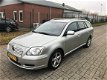 Toyota Avensis Wagon - 2.0 D-4D Linea Terra - 1 - Thumbnail