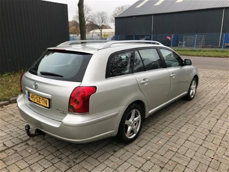 Toyota Avensis Wagon - 2.0 D-4D Linea Terra - 1