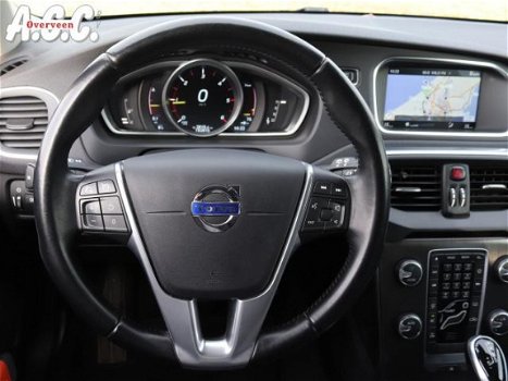 Volvo V40 - 1.6 D2 Momentum AUTOMAAT Navi PDC ECC - 1