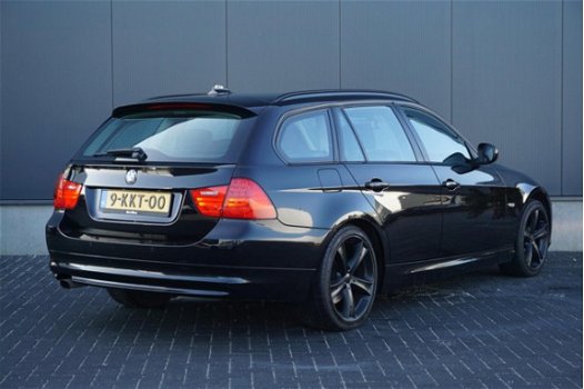 BMW 3-serie Touring - 318d Luxury Line CLIMA CRUISE NAVI 18 INCH LM BIJ 170.350 KM SPLINTERNIEUWE MO - 1