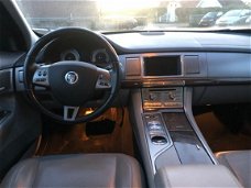 Jaguar XF - 2.7D V6 Luxury TIK IN DE MOTOR