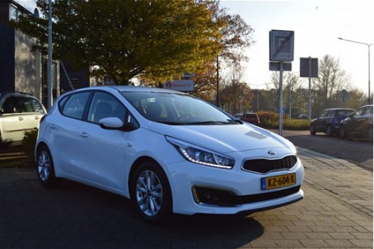 Kia Cee'd - 1.6 GDI First Edition NAVI CAMERA CRUISE - 1