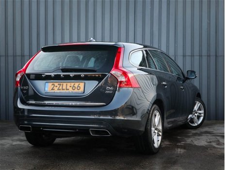 Volvo V60 - 2.4 D6 AWD, Prijs incl. Plug-In Hybrid Momentum, 1 Ste Eigenaar, Dealer Onderhoud., NL-A - 1