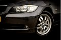 BMW 3-serie Touring - 318i 143 Pk Business Line Airco/Originele Audio/Parkeersensoren/16