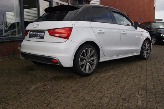 Audi A1 - 1.2 TFSI 86pk Attraction S line panorama - 1
