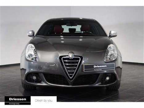 Alfa Romeo Giulietta - 1.4 Turbo 170PK Distinctive (Panoramisch schuifdak - Navigatie - Leder) - 1