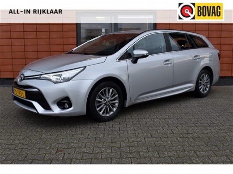 Toyota Avensis Touring Sports - 1.8 VVT-i Aspiration Navigatie/Camera - 1