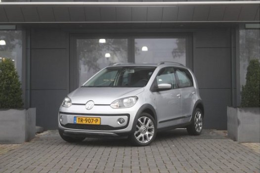 Volkswagen Up! - 1.0 cross up BlueMotion | Airco | Cruise Control | Navigatie | Parkeersensoren - 1