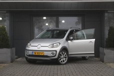 Volkswagen Up! - 1.0 cross up BlueMotion | Airco | Cruise Control | Navigatie | Parkeersensoren