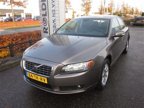 Volvo S80 - 2.4 D5 Momentum Leer+Trekhaak+Navigatie - 1