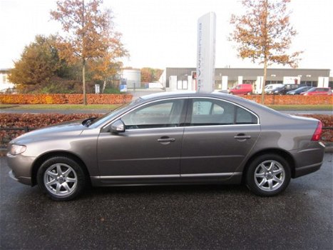 Volvo S80 - 2.4 D5 Momentum Leer+Trekhaak+Navigatie - 1