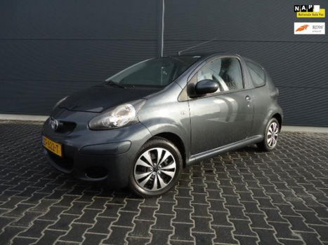 Toyota Aygo - 1.0-12V Cool bouwjaar 2009 (( nette auto )) - 1