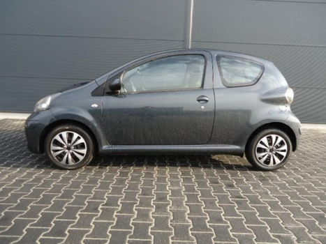 Toyota Aygo - 1.0-12V Cool bouwjaar 2009 (( nette auto )) - 1