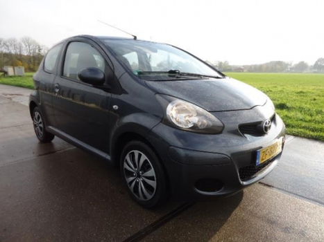 Toyota Aygo - 1.0-12V Cool bouwjaar 2009 (( nette auto )) - 1