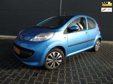 Peugeot 107 - 1.0-12V XS 5 deurs met nw apk - 1