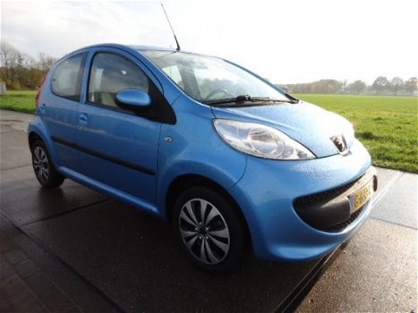 Peugeot 107 - 1.0-12V XS 5 deurs met nw apk - 1