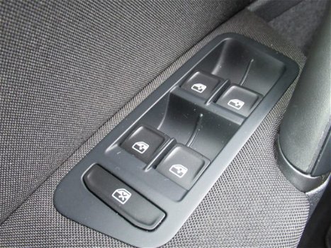 Volkswagen Golf Variant - 1.2 TSI Trendline, Navigatie / Airconditioning / Bluetooth / App-connect - 1