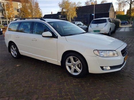 Volvo V70 - 2.4d, 181pk, Kinetic, 4х4 AWD Autm - 1