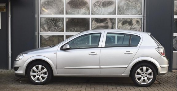 Opel Astra - 1.6 Temptation Airco/Cruise/5-deurs - 1