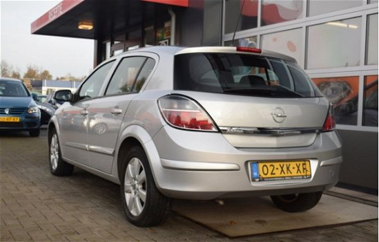 Opel Astra - 1.6 Temptation Airco/Cruise/5-deurs - 1