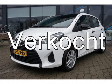 Toyota Yaris - 1.0 VVT-i Aspiration Bi-Tone Licht metaal + € 350 - 1