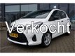 Toyota Yaris - 1.0 VVT-i Aspiration Bi-Tone Licht metaal + € 350 - 1 - Thumbnail