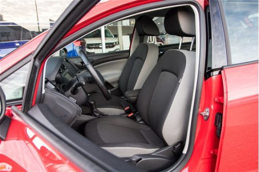 Seat Ibiza ST - 1.0 EcoTSI 110pk DSG Style Connect + Navigatie + Airco - 1