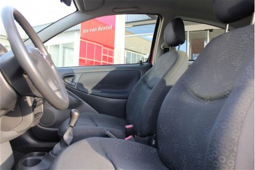 Toyota Yaris - 1.3 VVT-i Idols 3 DEURS/ TREKHAAK/ RADIO CD-SPELER - 1