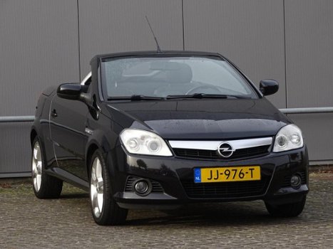 Opel Tigra TwinTop - 1.4-16V Rhythm KEURIGE AUTO APK 2020 (bj2005) - 1