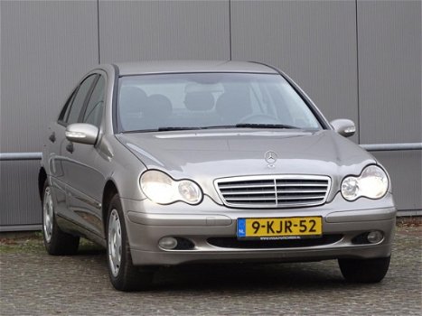 Mercedes-Benz C-klasse - 200 CDI Classic KEURIGE AUTO APK 2020 (bj2004) - 1