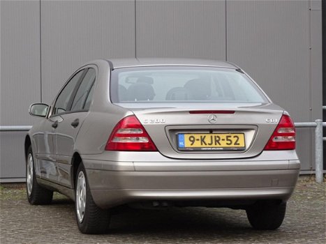 Mercedes-Benz C-klasse - 200 CDI Classic KEURIGE AUTO APK 2020 (bj2004) - 1