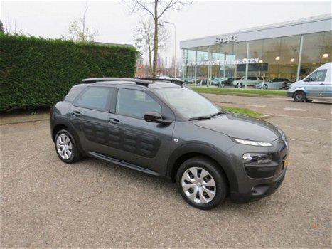 Citroën C4 Cactus - 1.2 PureTech Feel Navi, Airco, trekhaak, dealer ond. Nieuwjaarssale - 1