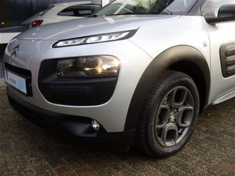 Citroën C4 Cactus - 1.2 e-VTi Shine Automaat , navigatie - 1