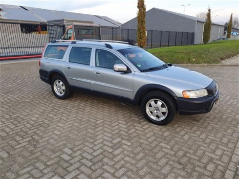 Volvo XC70 - 2.4 D5 Kinetic automaat - 1