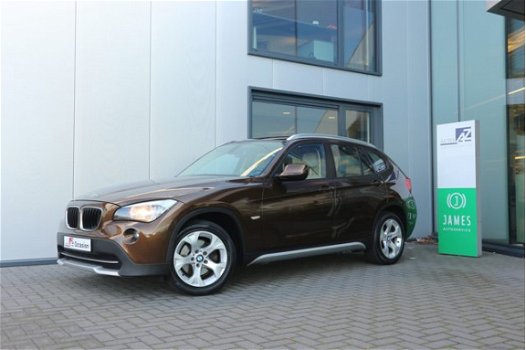 BMW X1 - sDrive18d Executive / Automaat / Navigatie - 1