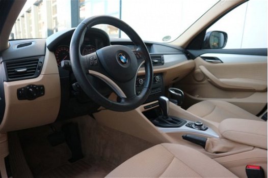 BMW X1 - sDrive18d Executive / Automaat / Navigatie - 1