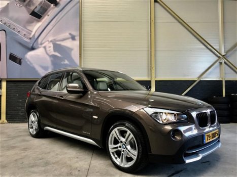 BMW X1 - SDrive20i Automaat | Panoramadak | Navigatie | - 1