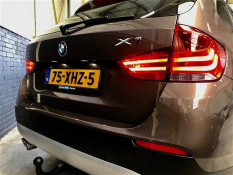 BMW X1 - SDrive20i Automaat | Panoramadak | Navigatie | - 1