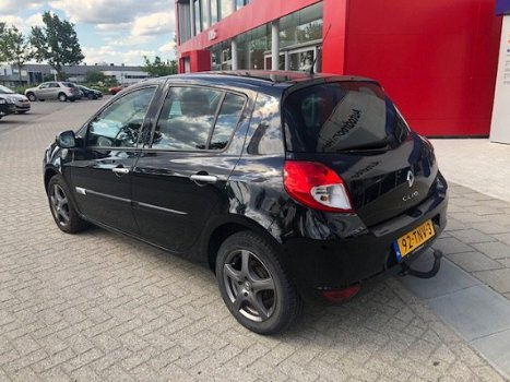 Renault Clio - 1.2i 5-DRS 69.000Km Perfecte Staat Airco, 5-DRS 68.000Km, Perfect Onderhouden, lease - 1