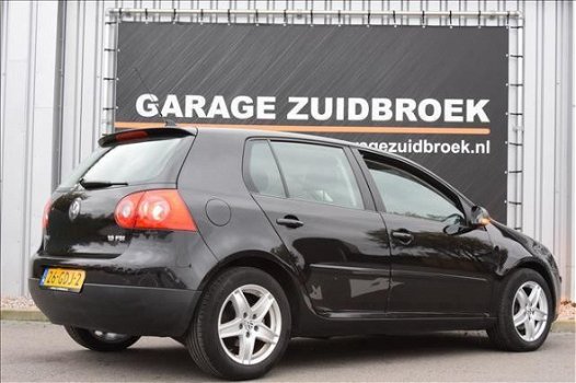 Volkswagen Golf - 1.6 FSI 116pk NAVI AIRCO ZWART 4-deurs - 1