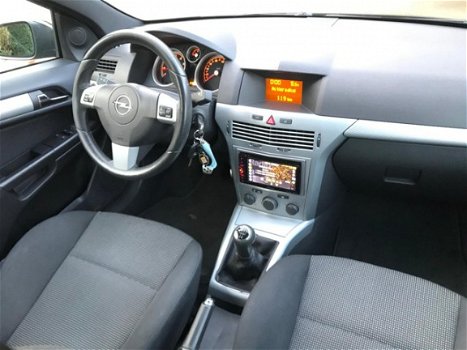 Opel Astra GTC - 1.6 Sport Airco, LM, NAP, Zeer nette auto - 1