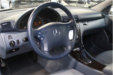 Mercedes-Benz C-klasse - 2.6 C240 SEDAN AUT. ELEGANCE YOUNGTIMER / NAVIGATIE / ZEER NETJES