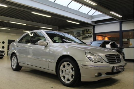 Mercedes-Benz C-klasse - 2.6 C240 SEDAN AUT. ELEGANCE YOUNGTIMER / NAVIGATIE / ZEER NETJES - 1