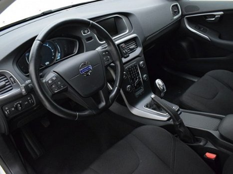 Volvo V40 - D3 5-cilinder Kinetic Navigatie Trekhaak - 1