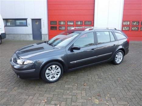 Renault Laguna Grand Tour - 2.0-16V Privilège - 1