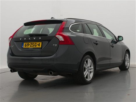 Volvo V60 - 1.6 T3 Momentum | Leder | Navigatie | Origineel NL | - 1